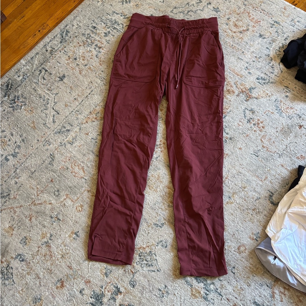 Maroon lululemon Dance Studio crop
